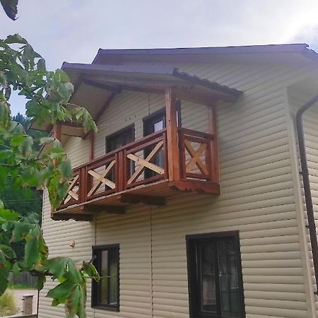 Apartamento Гірська Роса Verkhniy Yasenov Exterior foto