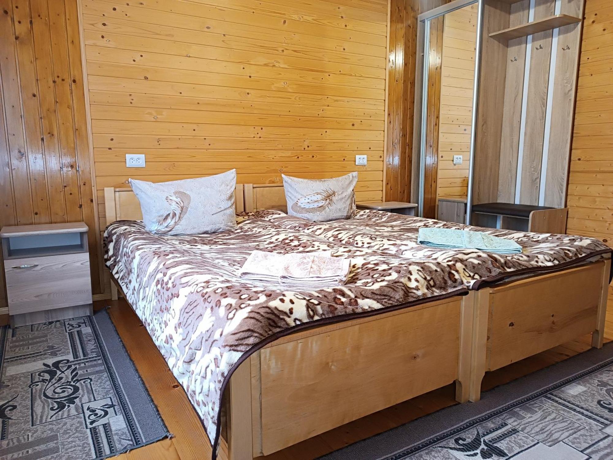 Apartamento Гірська Роса Verkhniy Yasenov Exterior foto
