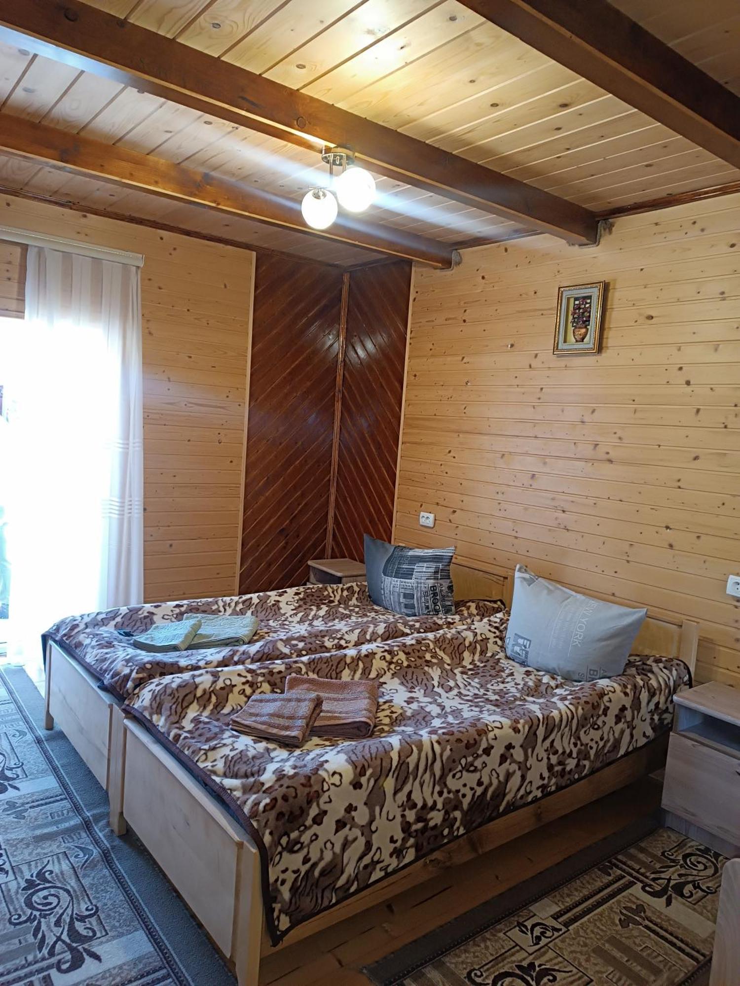 Apartamento Гірська Роса Verkhniy Yasenov Exterior foto