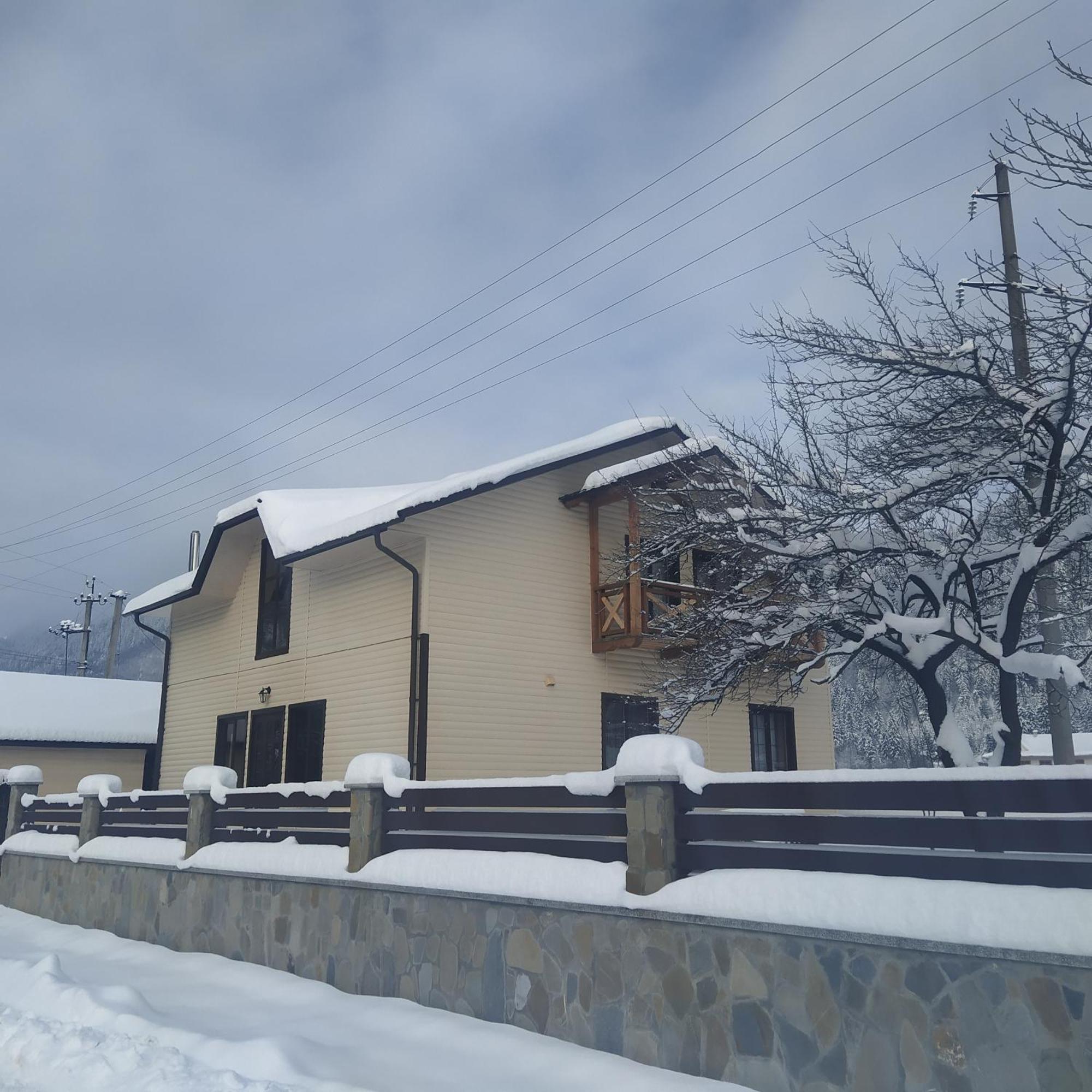 Apartamento Гірська Роса Verkhniy Yasenov Exterior foto